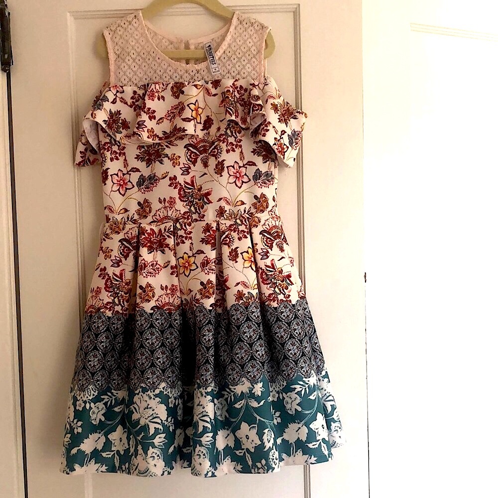 EUC  cold shoulder dress
